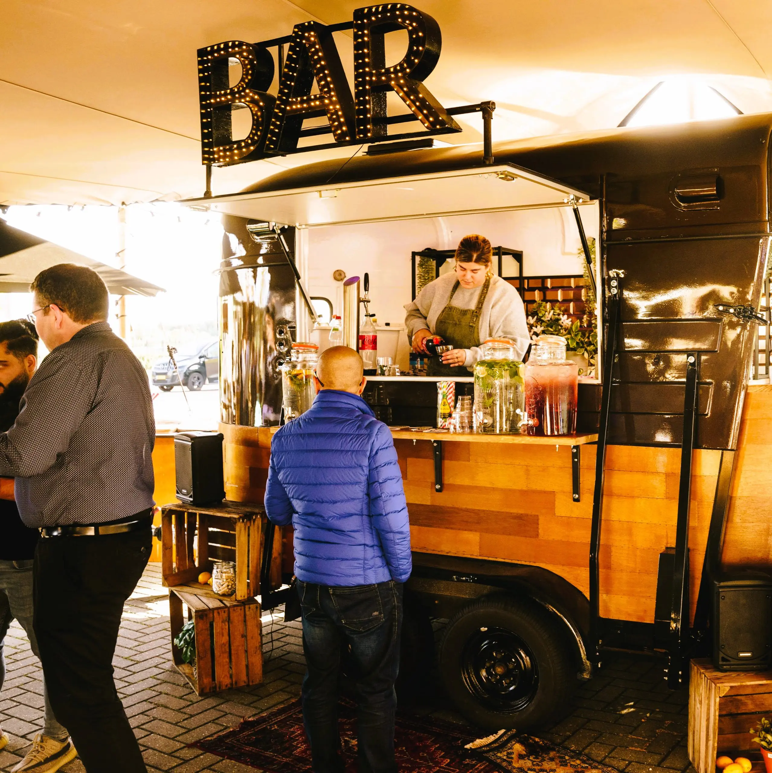 ToetToetFood bar onder tent