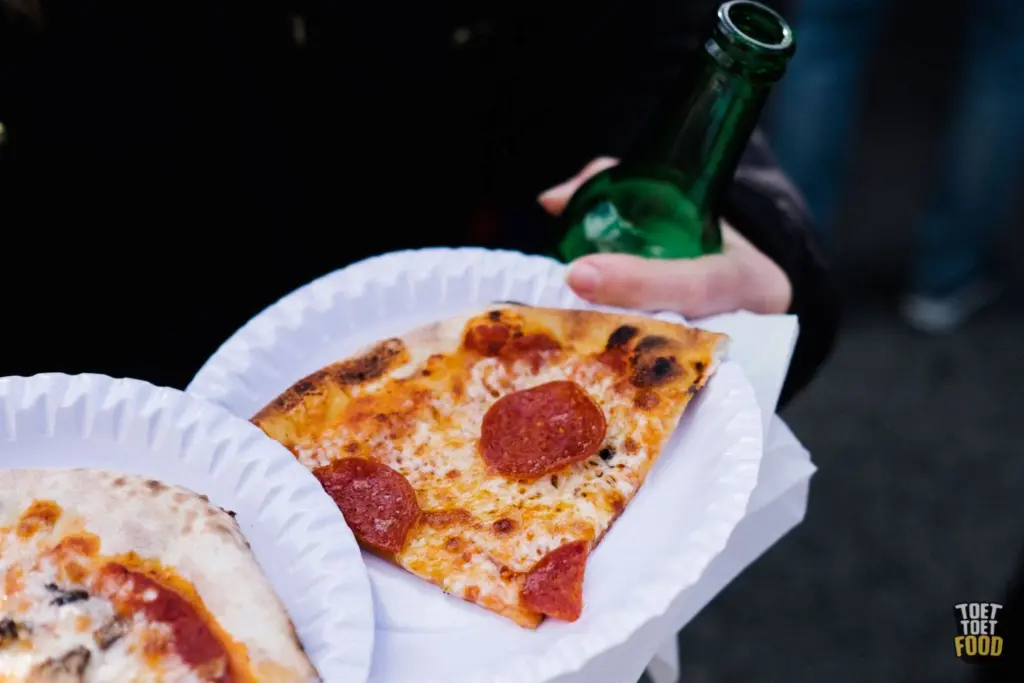 Verse pizza slices