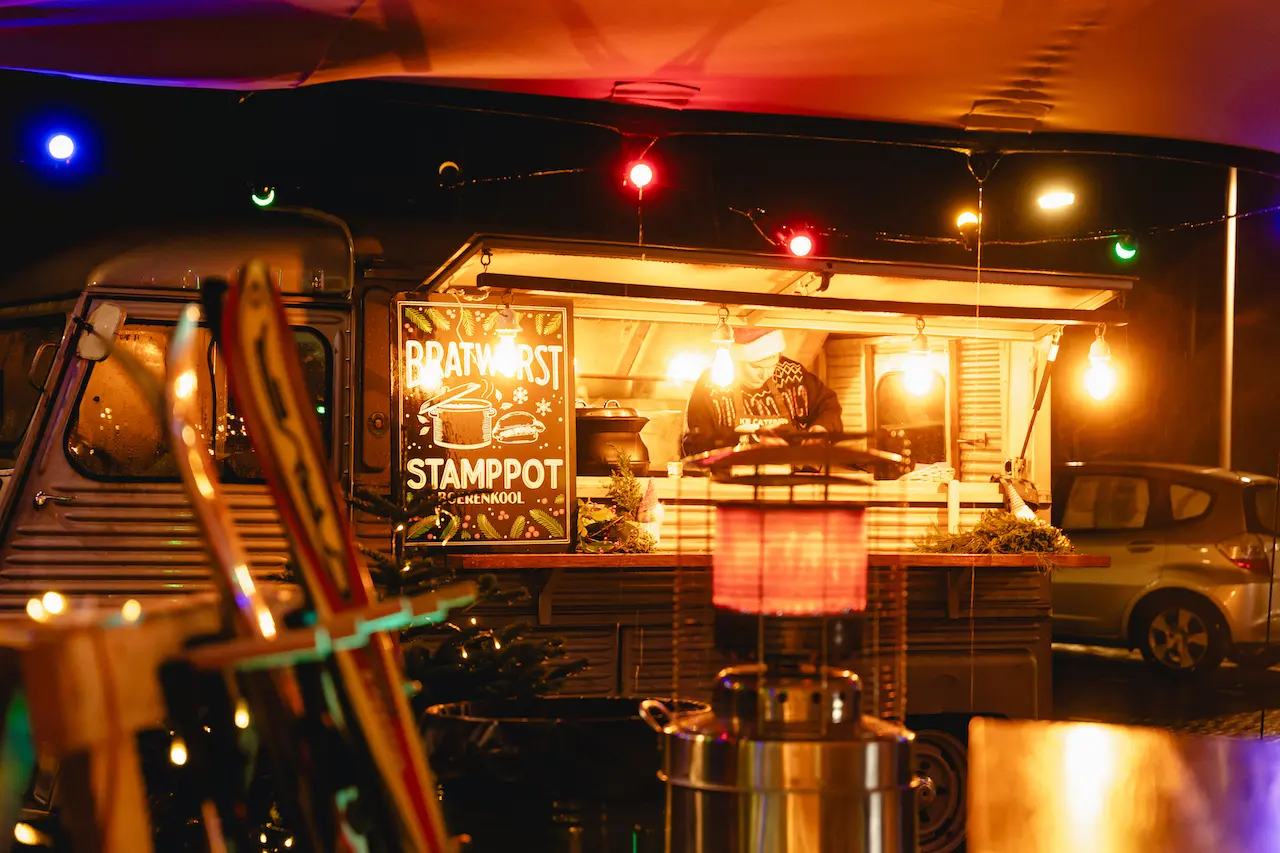 kerst-bedrijfsfeest-foodtruck-kerstsfeer-verlichting