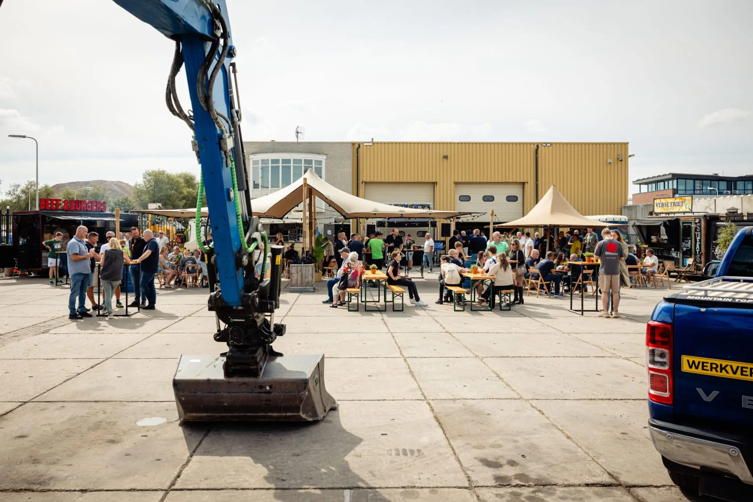 oplevering-ceremonie-gezellige-lunch-nieuwe-bewoners