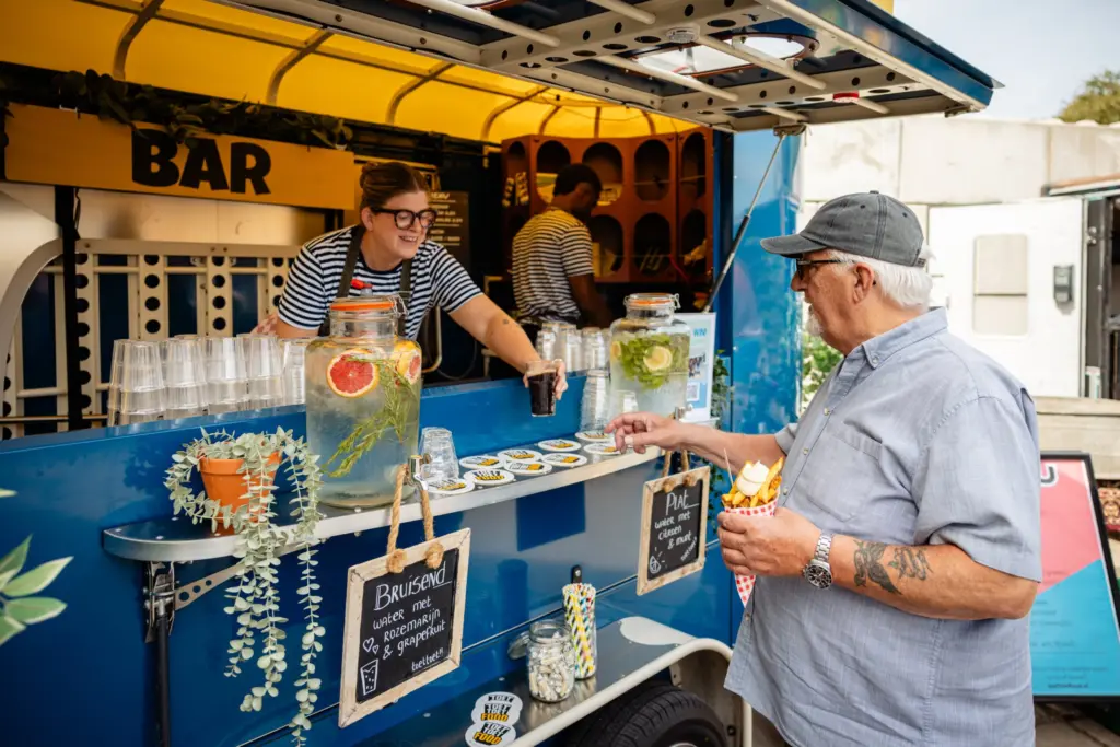 oplevering-lunch-foodtruck-verse-broodjes-catering